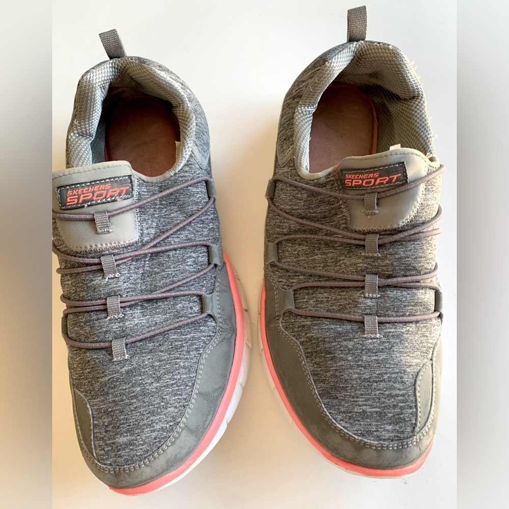 Skechers Sport Synergy Gray/orange slip on shoe/Size 8